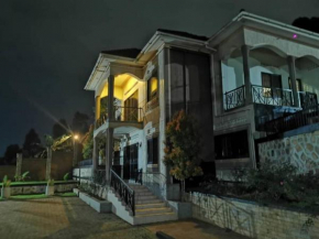 Cheerful 3 Bedroom house with ample parking space.